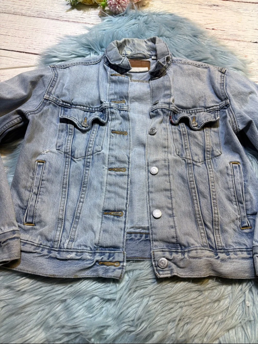 Levi's Light Blue Denim Distressed Jean Jacket sz S